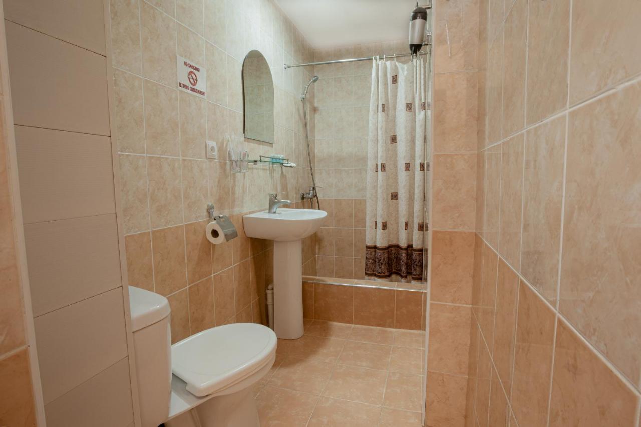 Rohat Hotel Chilonzor Ташкент Екстер'єр фото