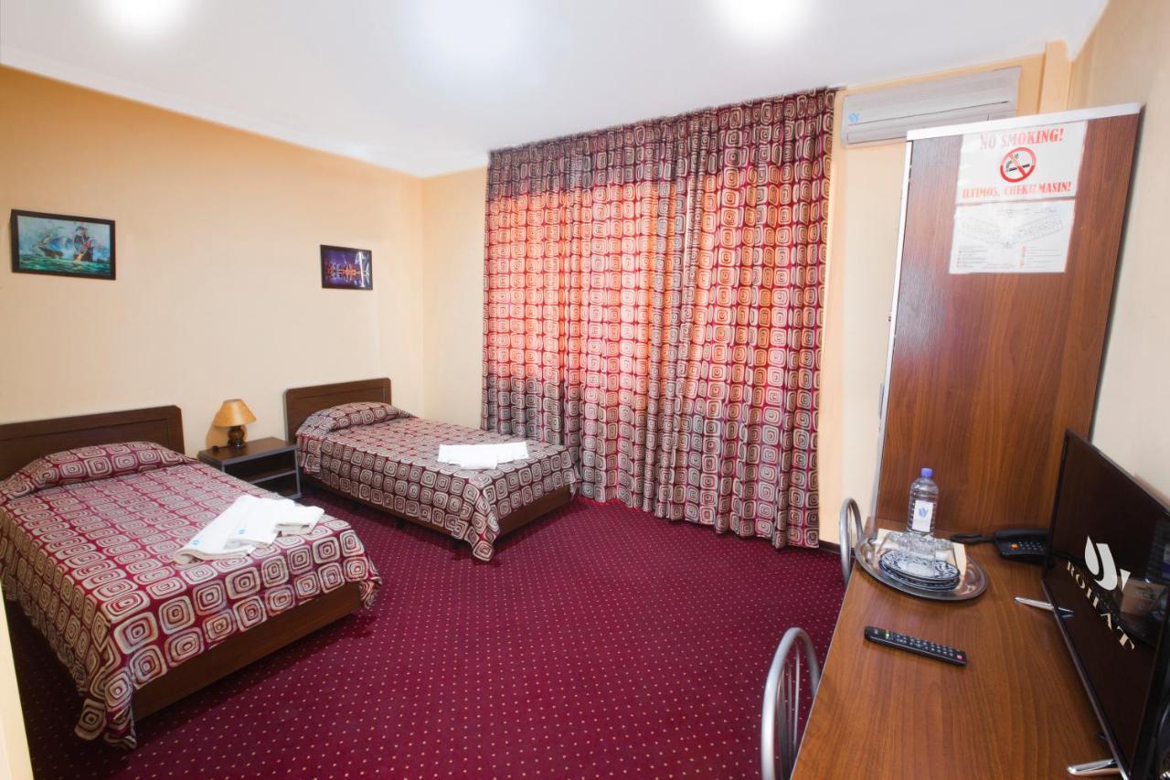 Rohat Hotel Chilonzor Ташкент Екстер'єр фото