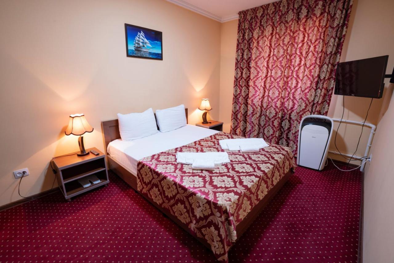 Rohat Hotel Chilonzor Ташкент Екстер'єр фото