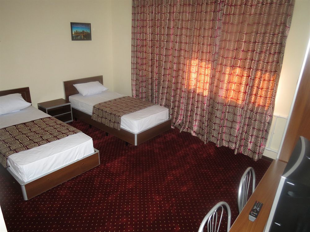 Rohat Hotel Chilonzor Ташкент Екстер'єр фото