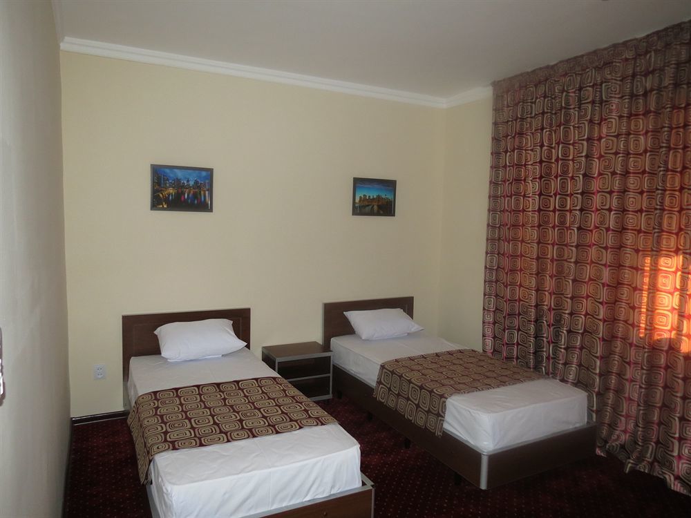 Rohat Hotel Chilonzor Ташкент Екстер'єр фото