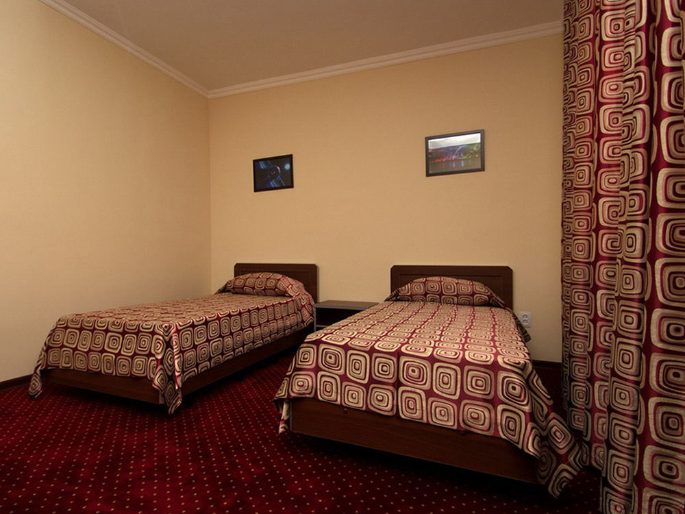 Rohat Hotel Chilonzor Ташкент Екстер'єр фото