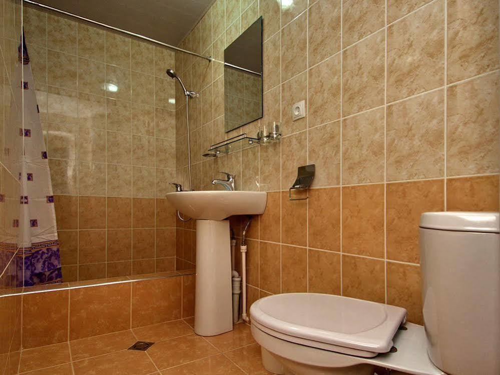 Rohat Hotel Chilonzor Ташкент Екстер'єр фото